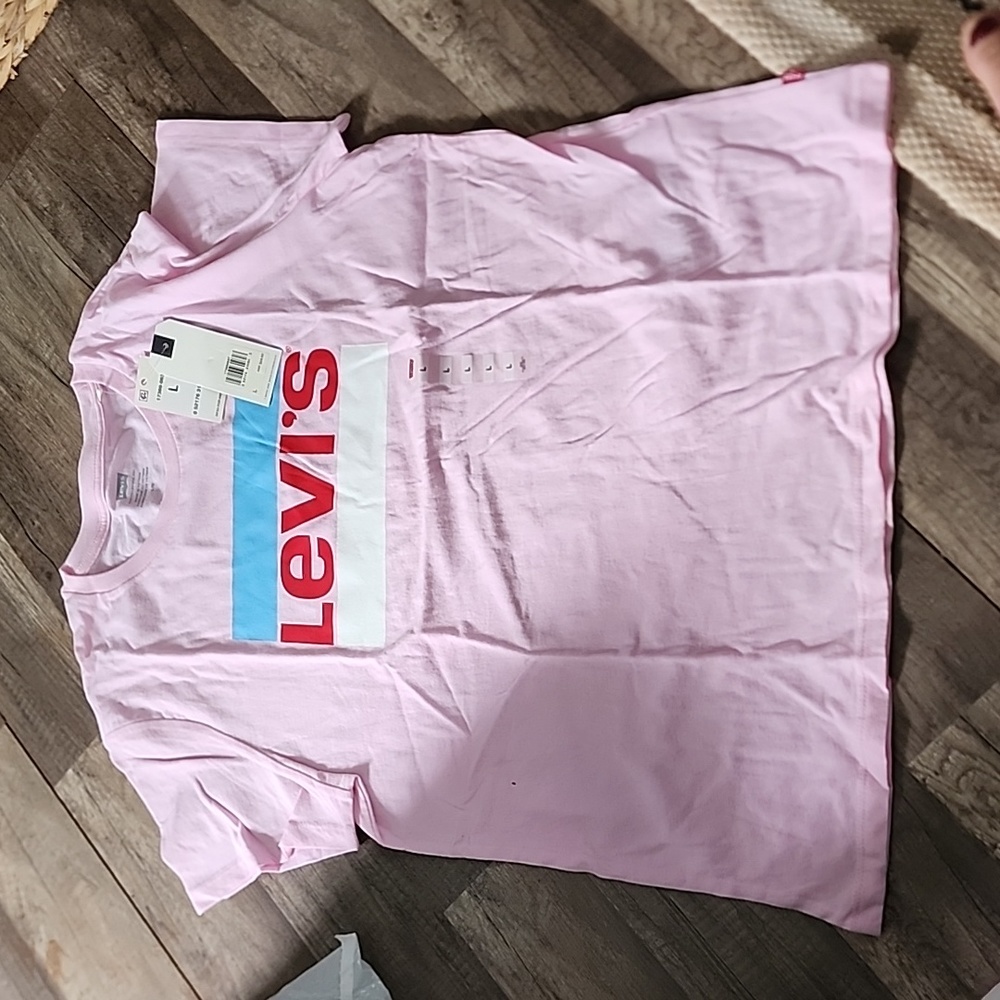 Levi tee shirt